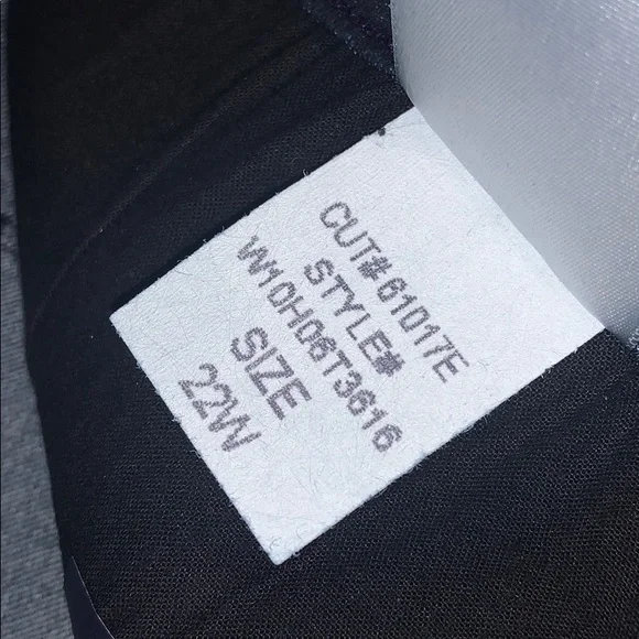 NYDJ Devin Crop Jeans Size 22W NWT - Picture 8 of 11